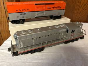 lot 392 image: Lionel Burlington and D&Rgw Model Train Set with Cars
