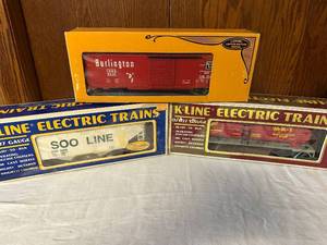 lot 393 image: Set of 3 K-Line Electric Trains O027 Gauge Soo Line, M-K-T, Burlington Box Car