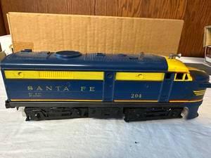 lot 399 image: Vintage Lionel #204 Santa Fe Alco-A Diesel Locomotive Train