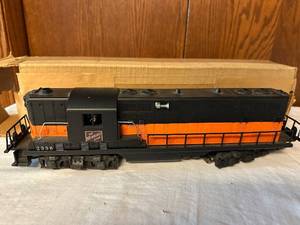 lot 401 image: The Milwaukee Road Lion Train Model 2338 with Original Box