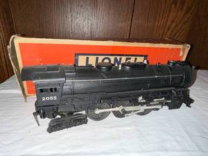 lot 403 image: Lionel 2055 Vintage Steam Locomotive Train with Original Box