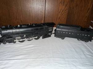 lot 405 image: Vintage Lionel Lines 2055 Steam Locomotive and Tender