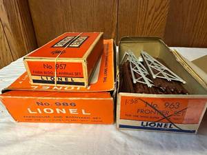 lot 413 image: Lionel Train Set Collection No. 957, No. 963, No. 986