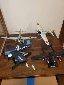 lot 422 image: Collection of 12 Diecast Model Aircrafts with Display Stands