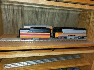lot 424 image: MTH RailKing Milwaukee Road O Scale Model Train Set