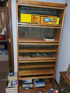 lot 433 image: Oak Modular Wood Bookcase with Glass Door and Storage