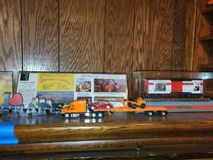 lot 446 image: Diecast Model Train Set with Display Case