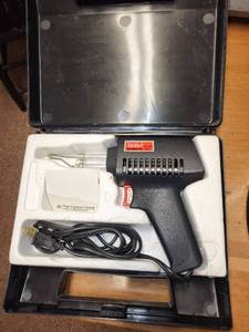 lot 464 image: Weller Model 7200 Soldering Gun Kit with Carrying Case