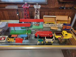 lot 473 image: Vintage Diecast Train Set with Accessories