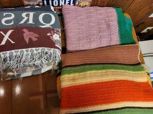 lot 475 image: Vintage Throw Blanket Collection with Dunlop Sports Bag