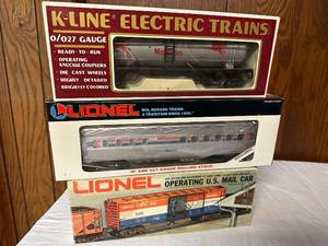 lot 487 image: Set of 3 Lionel and K-Line O027 Gauge Electric Train Cars