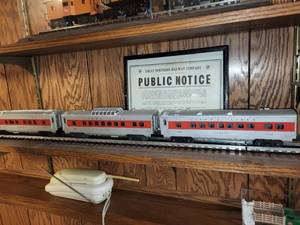 lot 498 image: Lionel Lines Model Train Set with Public Notice Display