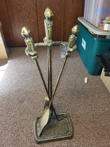 lot 510 image: Vintage Brass Fireplace Tool Set with Stand