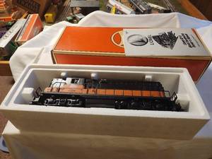 lot 10 image: Lionel 2338 Milwaukee Road GP-9 Diesel Locomotive with Command Control