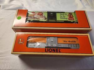 lot 11 image: Lionel Rio Grande and Coca-Cola Boxcar Train Set