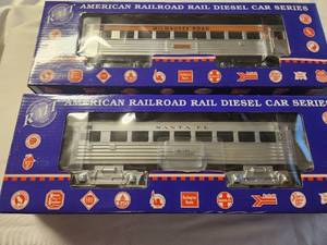 lot 15 image: Set of 2 RMT American Railroad Rail Diesel Cars - Milwaukee Road & Santa Fe