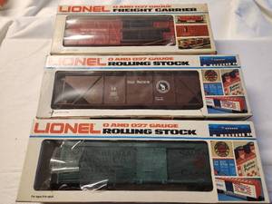 lot 24 image: Lionel O and 027 Gauge Train Cars Collection