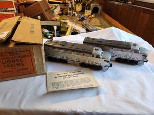 lot 30 image: Lionel No. 2023 Twin Diesel Locomotive Set with Box