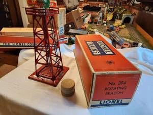 lot 126 image: Lionel No. 394 Rotating Beacon for Model Trains