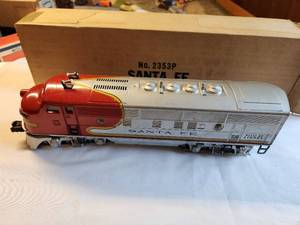 lot 128 image: Vintage Lionel Santa Fe 2353P Locomotive Train Model