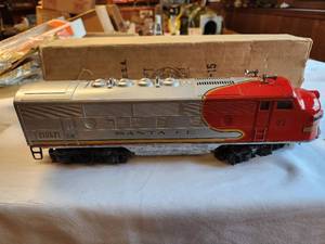 lot 138 image: Vintage Lionel Santa Fe Model Train Locomotive Engine