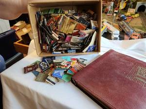 lot 144 image: Extensive Collection of Vintage Matchbooks and Covers