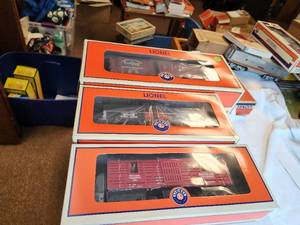 lot 150 image: Lot of 3 Lionel Train Cars in Original Boxes