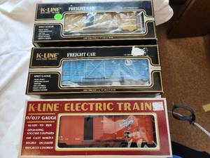 lot 155 image: Collection of K-Line and Lionel Model Train Boxcars