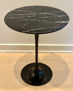 lot 38 image: Saarinen Round Side Table with Marble Top