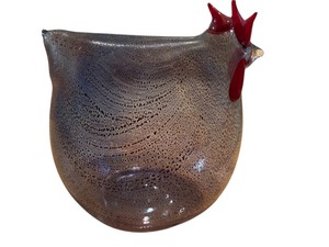 lot 62 image: Murano Glass Chicken Figurine