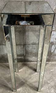 lot 78N image: G - Mirrored Pedestal Table