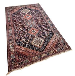 lot 13 image: DR - Handwoven Persian-Style Wool Rug