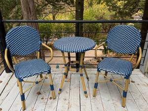 lot 72 image: UPLR - 3-Piece Blue and White Vinyl Bistro Set with 2 Chairs and Table
