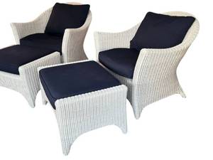 lot 73 image: UPLR - Kingsley Bate Outdoor Wicker Lounge Chairs and Ottomans with Navy Cushions