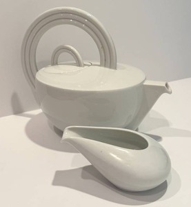 lot 84 image: DR - Rosenthal Studio-Line Cupola Teapot and Creamer Set, Germany