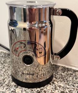 lot 88 image: K - Nespresso Aeroccino Milk Frother with Lid