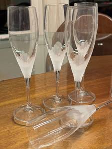 lot 97 image: K - Set of 5 Vintage Hoya Crystal Champagne Flutes