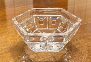 lot 108 image: K - Rosenthal Domas Hexagon Crystal Bowl 5 inch