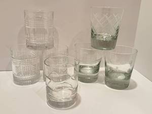 lot 114 image: Set of 7 Assorted Old Fashioned Glasses including Baccarat and Ralph Lauren Hudson Plaid