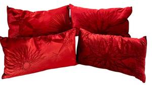 lot 119 image: UPLR - Set of 4 Aviva Stanoff Home Red Decorative Pillows