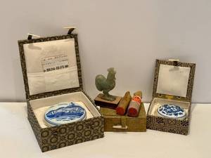 lot 150 image: K - Chinese Porcelain Ink Boxes, Carved Stamps and Jade Rooster Figurine Set