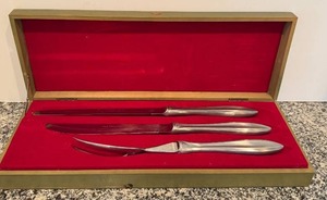 lot 169 image: K - Hull Stainless Carving Set in Presentation Box