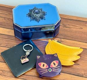 lot 181 image: MBR - Bejeweled Trinket Box with Vintage Wallet, Cat and Banana Coin Wallets, Brighton Keychain