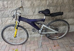 lot 227 image: G - Vintage Trek Y11 Full Suspension Mountain Bike