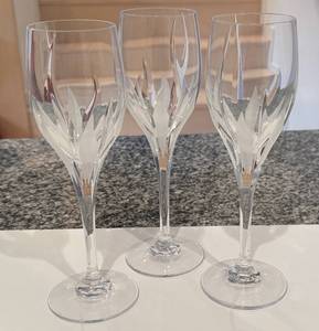lot 234J image: K - Set of 3 Mikasa Flame DAmore Crystal Champagne Flutes, 8.5 Inch