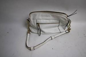 lot 19 image: White Leather Shoulder Bag with Chain Straps