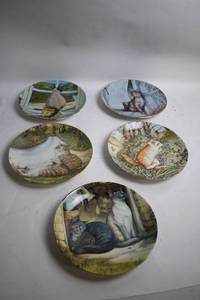 lot 27 image: Set of 5 Zoe Stokes Sunshine Cat Collector Plates