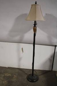lot 65 image: Vintage Floor Lamp with Woven Shade and Decorative Base