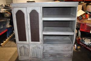 lot 67 image: Vintage Wooden Hutch with Shelves and Cabinets