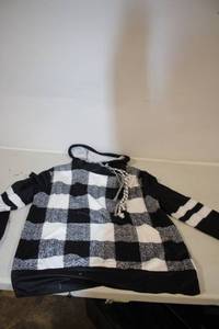 lot 98 image: Exclusive Brand Large Checkered Hoodie